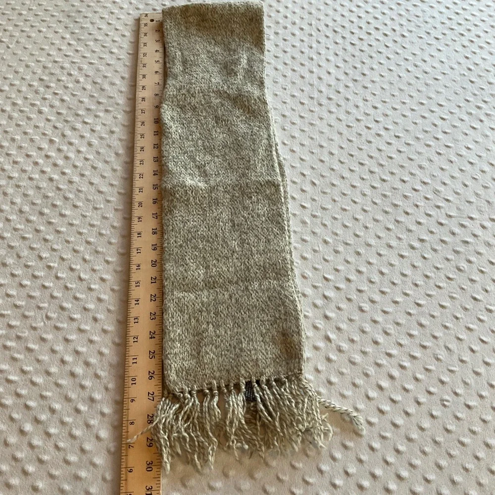 Knit Outerwear Pure Wool Blend Scarf Neutral Speckled Fringe Made USA‎